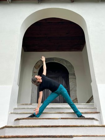 Franziska Beyerle Yoga Franziska Beyerle, Physiotherapie Praxis, Yoga, Meditation, Heilbehandlungen, geistiges Heilen, Energetisches Heilen, Akasha Chronik Lesung, mediale Beratung, Thun